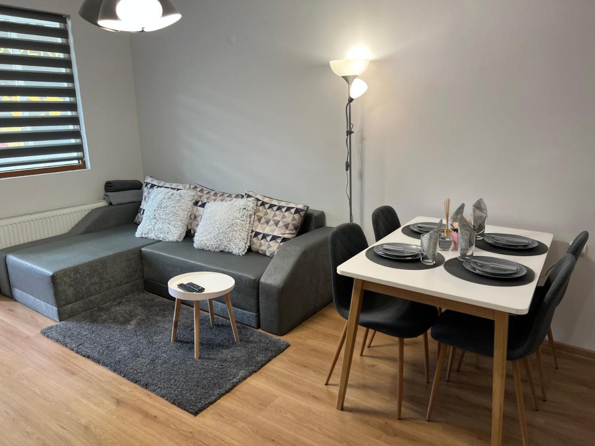 Top Center Apartment In 大特尔诺沃 外观 照片