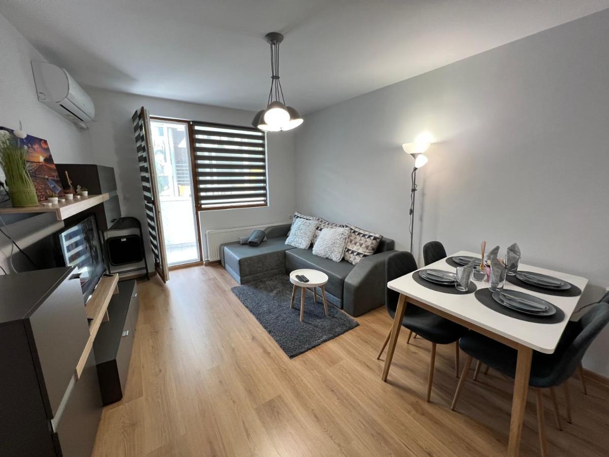 Top Center Apartment In 大特尔诺沃 外观 照片