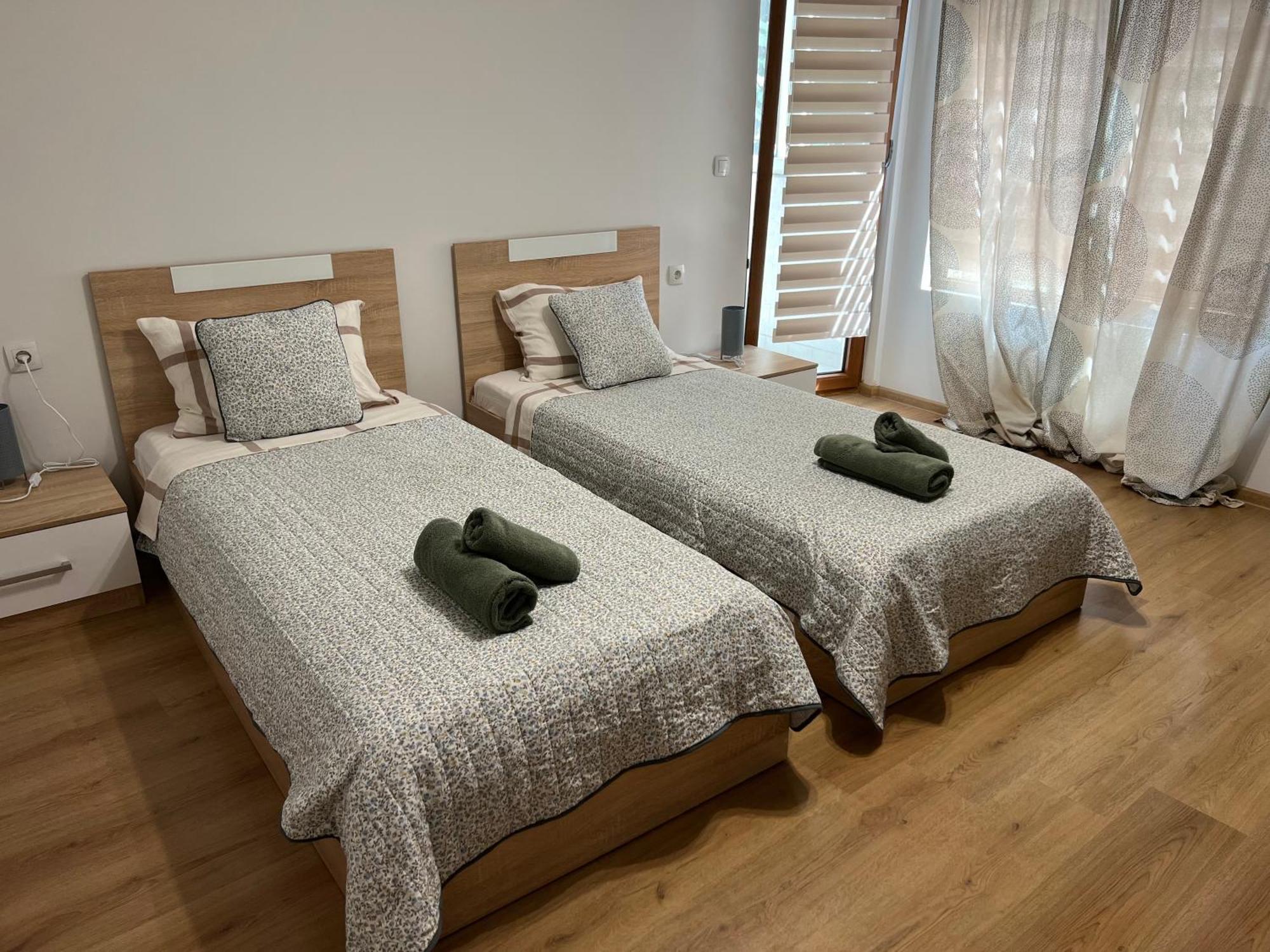 Top Center Apartment In 大特尔诺沃 外观 照片