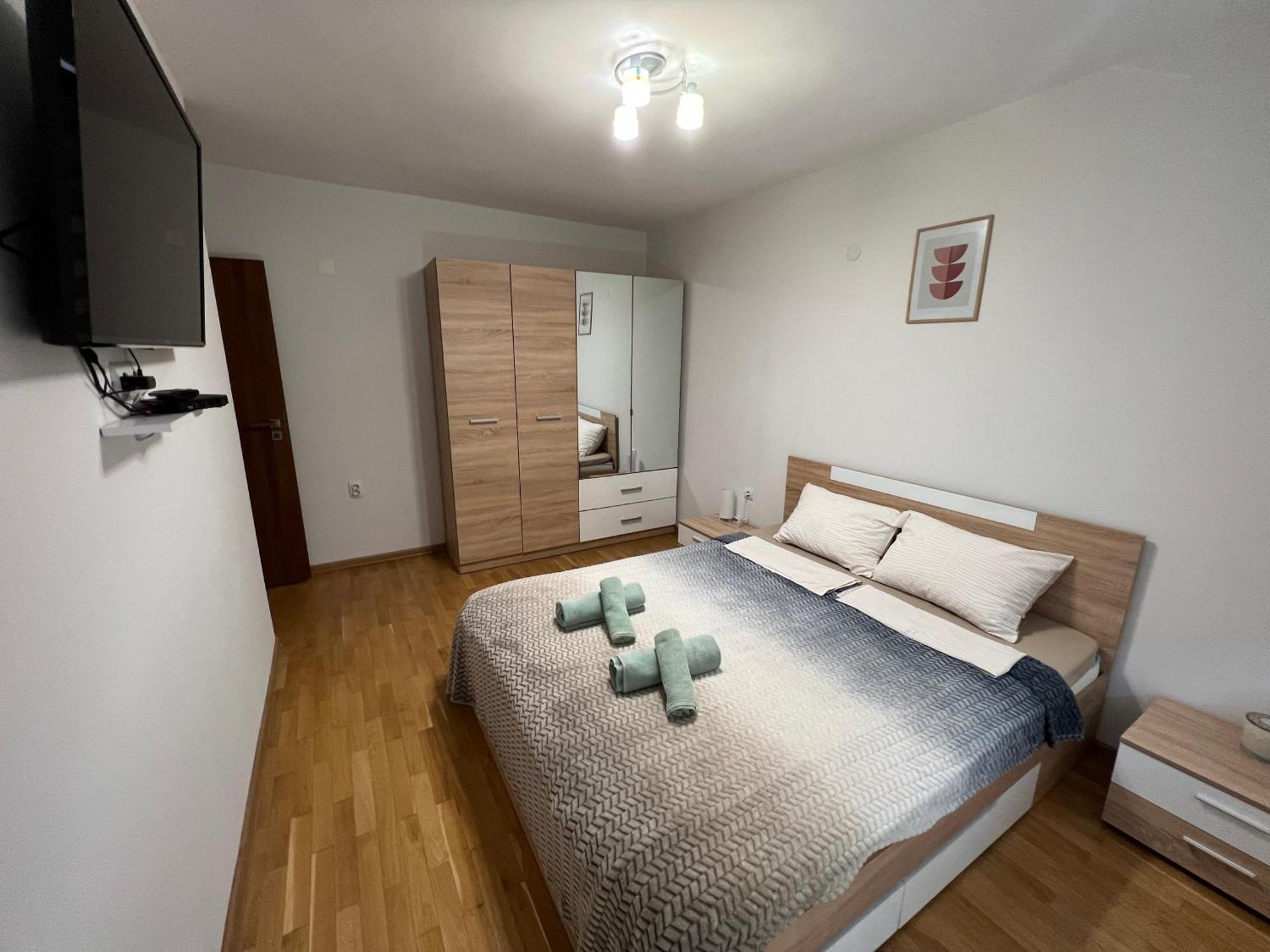 Top Center Apartment In 大特尔诺沃 外观 照片